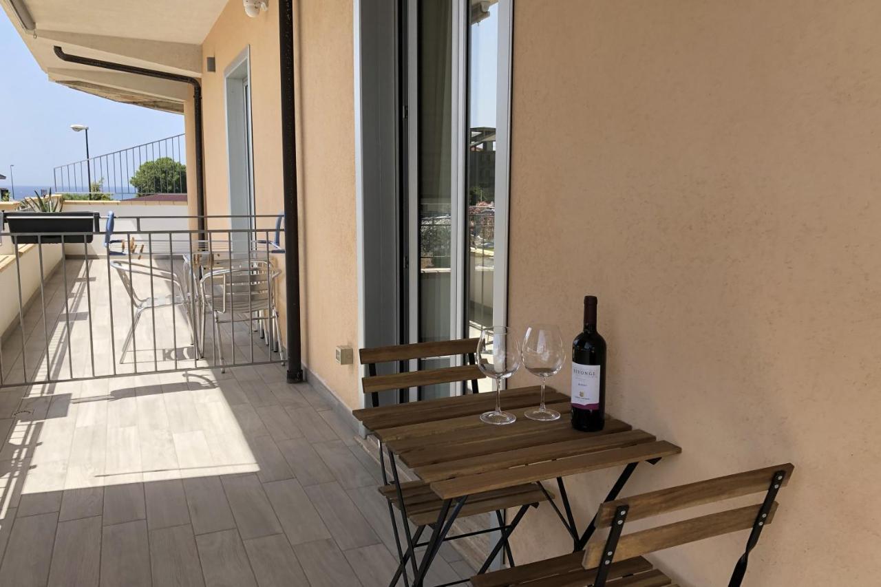 Accomodati B&B Marina di Gioiosa Ionica Eksteriør billede
